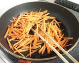 なばなと人参とちくわの生姜味噌炒め作り方2写真