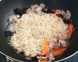 インスタントをアレンジ☆焼きラーメン作り方3写真