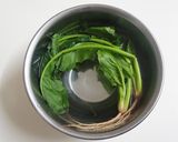 離乳食初期～だしで作るほうれん草ペースト作り方1写真