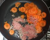 白菜とひき肉とシメジと人参の炒め物作り方4写真