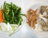 はんぺん＋ピーマン＋人参＋舞茸の野菜炒め作り方2写真