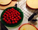 旬の苺丸ごと入れる贅沢ショートケーキ作り方2写真