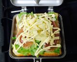 息子考案〜生ハムレタスのホットサンド作り方4写真
