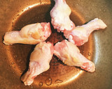 お酢が隠し味☆大根と鶏手羽の煮物作り方2写真