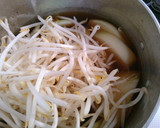 簡単！もやしと玉ねぎ 鶏団子の和風煮！！作り方3写真