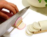 お弁当にも！バラかまぼこのブーケサラダ作り方1写真