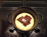 ココット鍋でチョコがトロリ！パンケーキ作り方5写真