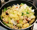 しんなりキャベツとちくわの醤油炒め煮作り方2写真
