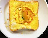 食パンでくり抜きエッグトースト！簡単朝食作り方5写真