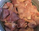 パパのおつまみに！絶品鳥きもの酒蒸し！作り方1写真