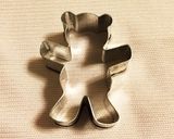 抱っこクマのクッキー型で節分の鬼クッキー作り方2写真