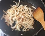トマト缶で簡単！ビーフストロガノフ♪作り方1写真