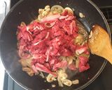 トマト缶で簡単！ビーフストロガノフ♪作り方3写真