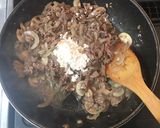 トマト缶で簡単！ビーフストロガノフ♪作り方4写真