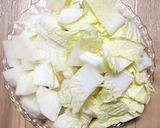 とり大根の鶏ガラ炒め作り方1写真