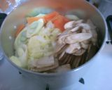 簡単！鶏むね肉と白菜 根菜のお味噌汁♪作り方4写真