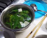 骨付き鶏モモ肉柔らか酢蒸し煮、春野菜添え作り方3写真