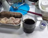 骨付き鶏モモ肉柔らか酢蒸し煮、春野菜添え作り方5写真