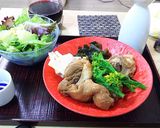 骨付き鶏モモ肉柔らか酢蒸し煮、春野菜添え作り方10写真