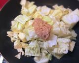 スプーンで食べるツナとキャベツの温サラダ作り方3写真