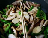 簡単！豚とキノコの甘辛炒め作り方3写真