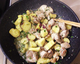 鶏肉とさつま芋の塩麹ネギだれ炒め作り方5写真