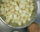里芋と大根のそぼろ煮★作り方1写真