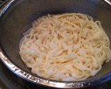 冷めてもおいしい！きしめんでナポリタン作り方1写真