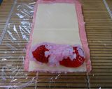 バレンタイン　いちご丸ごとロール寿司作り方4写真