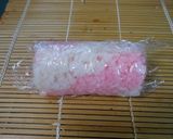バレンタイン　いちご丸ごとロール寿司作り方5写真
