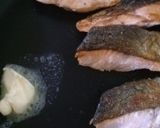 鮭のバター醤油ソテー☆作り方5写真