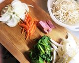 ウチの定番!うまかっちゃんあんかけ風麺作り方1写真