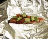 鮭とアボカドのホイル焼きアクアパッツァ風作り方3写真
