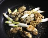 アマ二油で焼く牡蠣のニンニクソテー作り方3写真