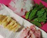 めんつゆで♪ ベーコンと絹さや煮作り方1写真