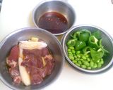 鶏レバーと枝豆の辛味炒め作り方1写真