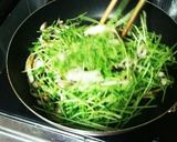 豆苗と舞茸のオイスターソース炒め！作り方5写真