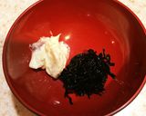美味さ100倍♡昆布マヨおにぎり作り方1写真