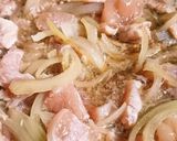 親子丼フライパン♪鶏胸肉めんつゆで簡単♪作り方3写真