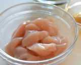 鶏むね肉とほうれん草の味噌炒め【作りおき作り方1写真