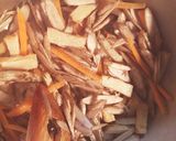 ごぼうと中骨水煮缶で！美味しくカルシウム作り方3写真
