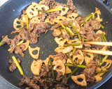 黒こしょう香る☆れんこんと牛肉の甘辛炒め作り方6写真