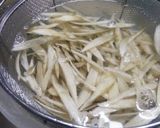 牛肉とごぼうのバルサミコ酢炒め作り方1写真