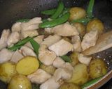 節約レシピ♪つるりん鶏のじゃが炒め作り方5写真