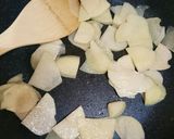 じゃがいもとピーマンとベーコンの醤油炒め作り方2写真