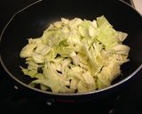 ミンチカツとキャベツのチーズ蒸し♪作り方1写真