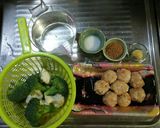 鶏肉団子と野菜のゴロッとスープ♪作り方1写真