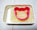 【食パン用抜き型】クマさん鶏そぼろ弁当作り方5写真