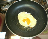 お昼にささっとNo2、チーズ目玉焼き丼作り方3写真