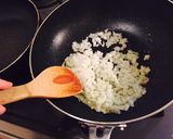 簡単☆豚肉とチーズのトマトパスタ作り方1写真